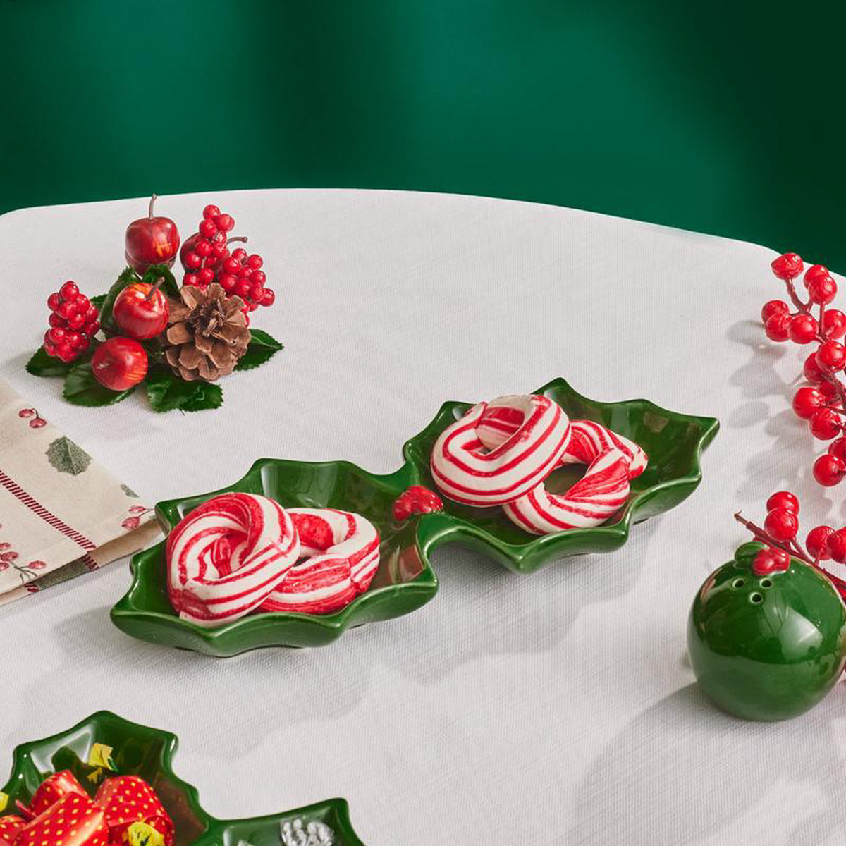 Karaca New Year Butcher8217s Broom 2-Section Snack Bowl 18cm Green
