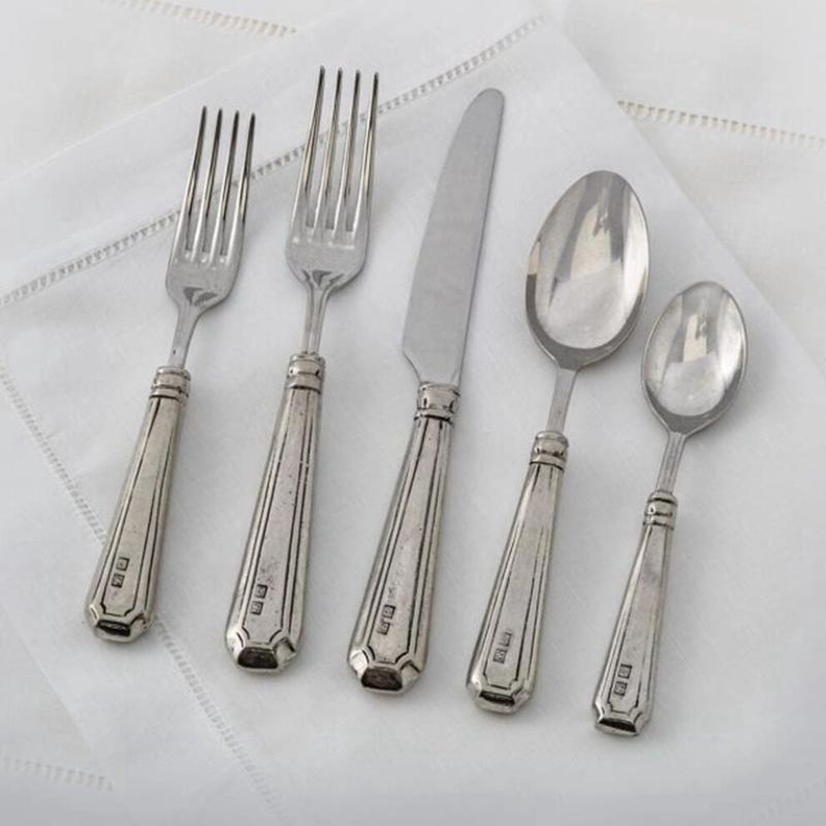 5 Piece Place Setting 8211 Dinasty by Julie Wear